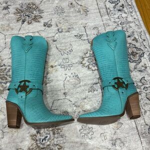 Dingo Turquoise Cowgirl Boots NWOT